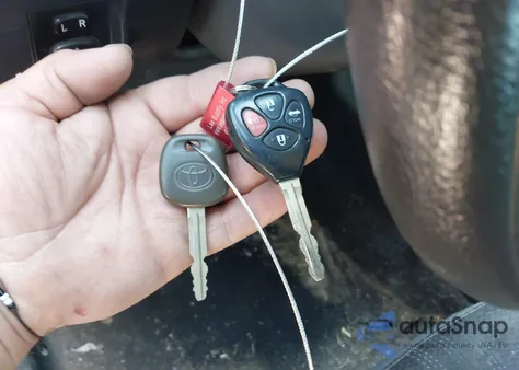 2013 Toyota Corolla S z USA, uszkodzony, nr VIN 2T1BU4EE8DC951292